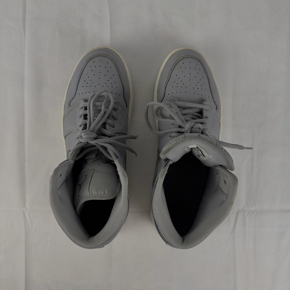 Nike Air Jordan 1 Mid Wolf Grey Men\'s‎ Size 8.5 Basketball Shoes Retro OG main image 8